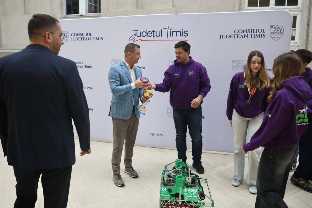 CJ Timiș anunță că suportă transportul echipei Team CSH la Campionatul Mondial de Robotică din Houston