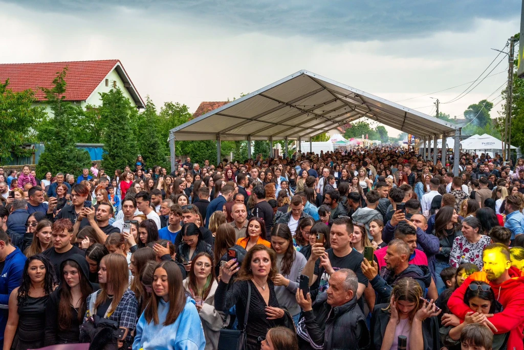Mii de tineri, la cel mai mare eveniment din Șag din ultimul deceniu