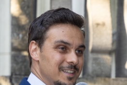 Finta spune că e suspendat din avocatură, dar rămâne asociat în firmă