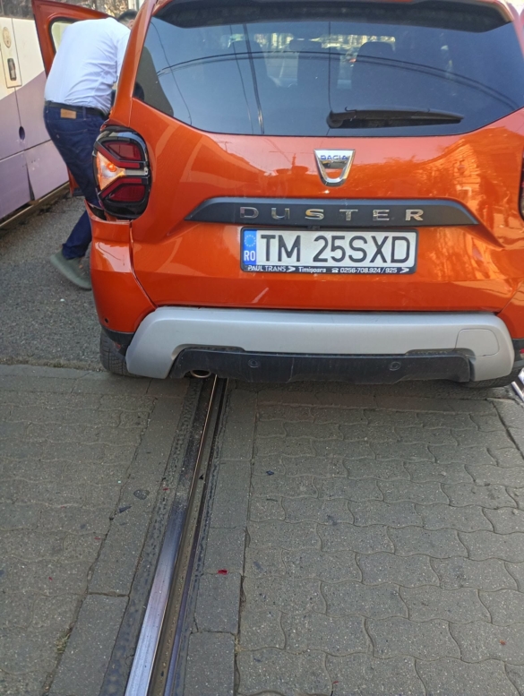 Punct de lucru: poarta școlii. Informații noi în accidentul lui Lațcău