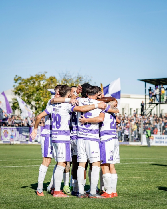 Politehnica Timișoara a învins FC Bacău și a revenit pe primul loc